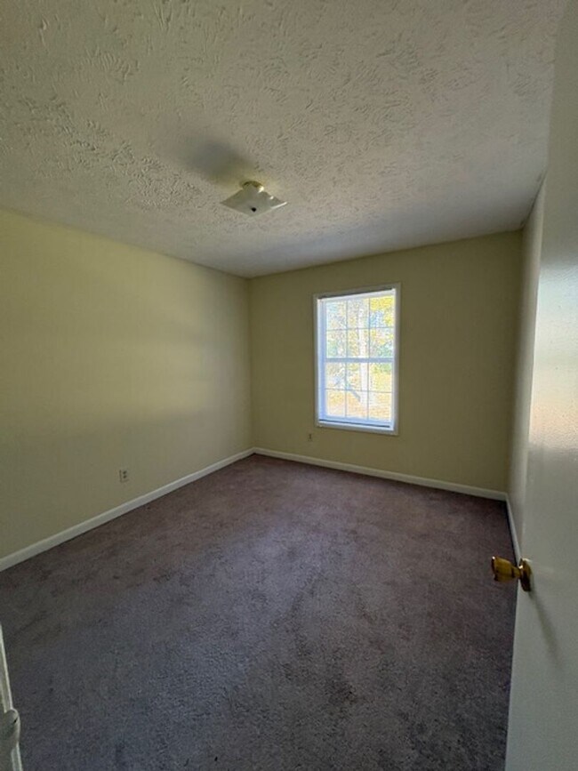 Building Photo - 3820 John Marshall Rd