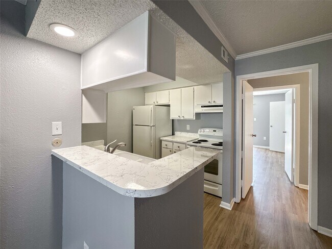 Building Photo - 260 El Dorado Blvd