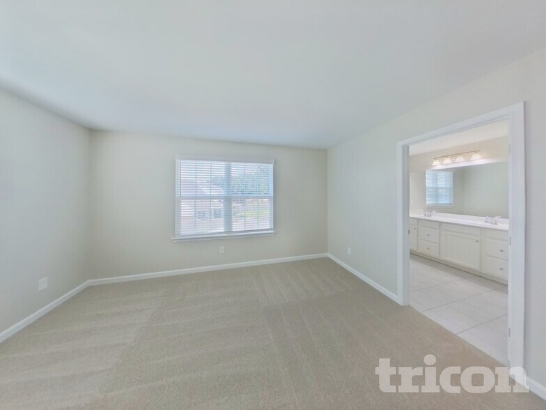 Building Photo - 1302 Harkey Creek Dr