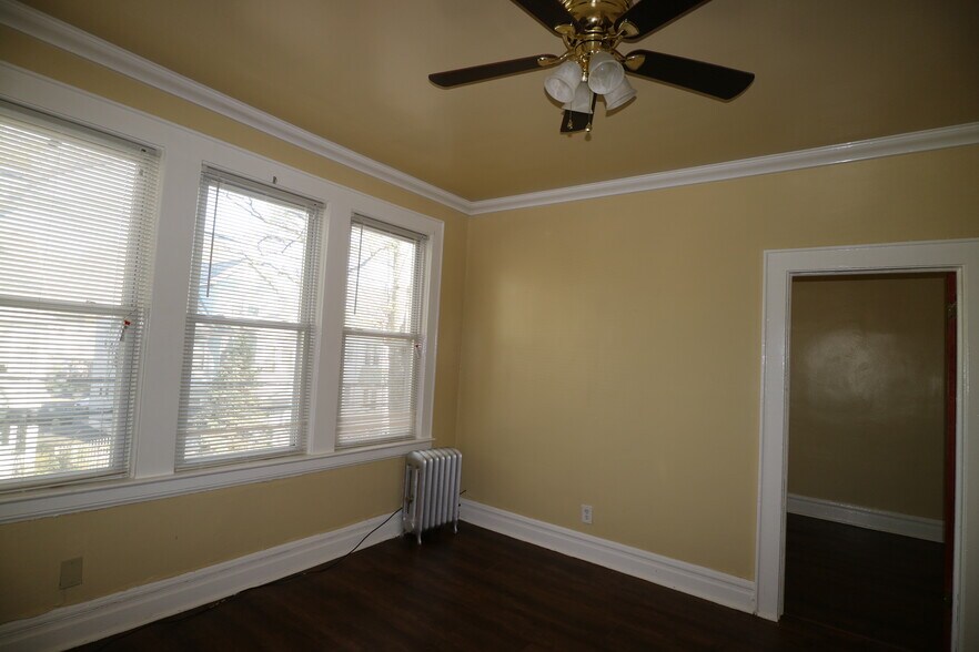 Building Photo - 138 Vermont Ave