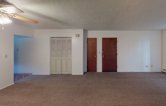 Interior Photo - Ridge Park Manor