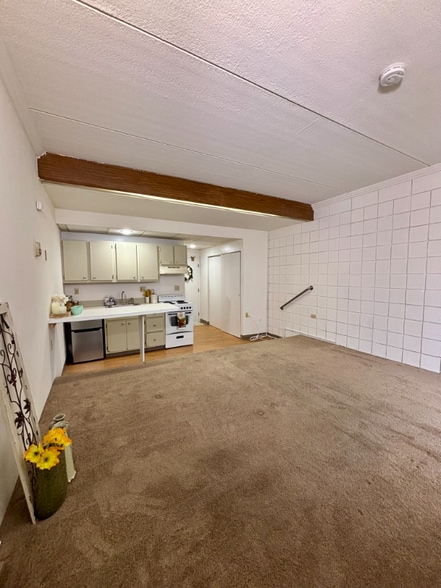 Building Photo - 2668 Elmwood Ave