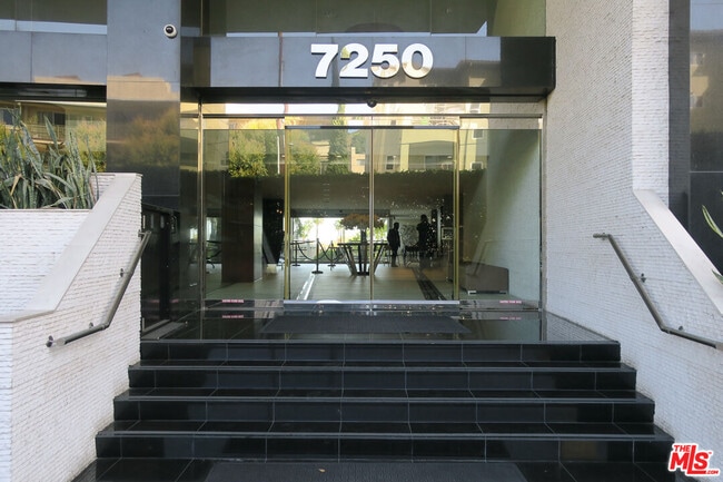 Building Photo - 7250 Franklin Ave