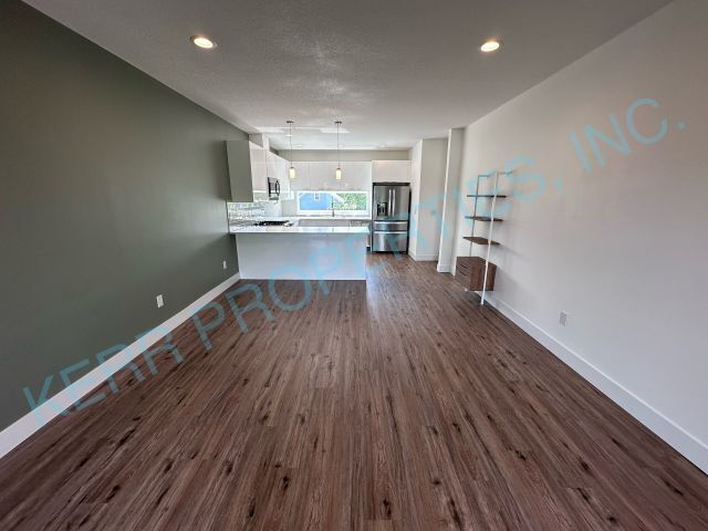 Building Photo - 9023 NE Hoyt St