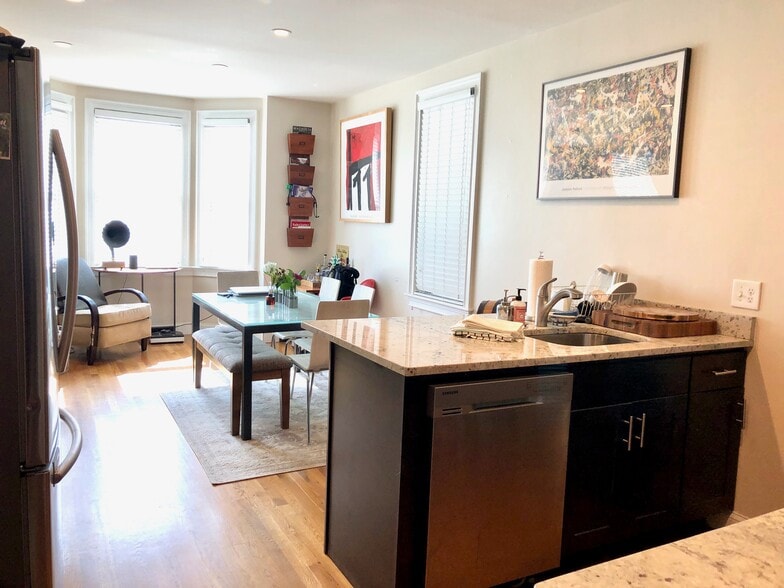 Building Photo - 19 Plymouth St