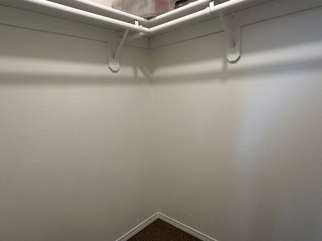 Building Photo - Beautiful 4BD Home | Fireplace, Fenced Backyard, Deck, Garage & A/C