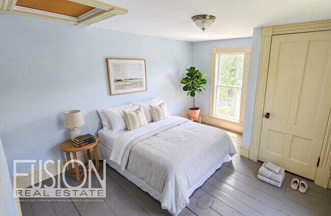 Building Photo - Charming 1850s Farmhouse with Modern Upgrades in Shelburne