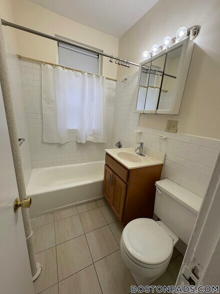 Building Photo - 135 Washington St