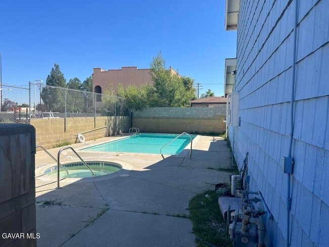 Building Photo - 5033 Avenue L10 Ave