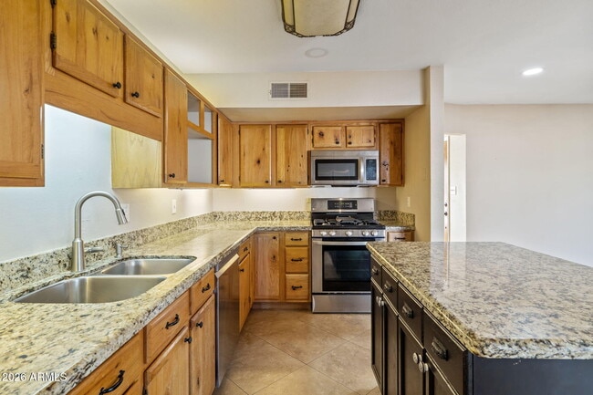 Building Photo - 3007 N 84th Pl