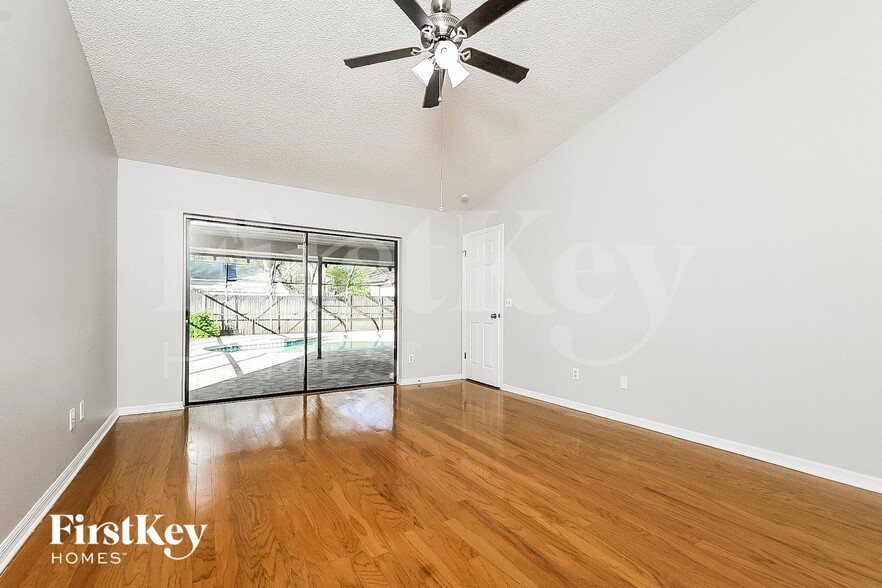 Building Photo - 2720 Briarpatch Dr