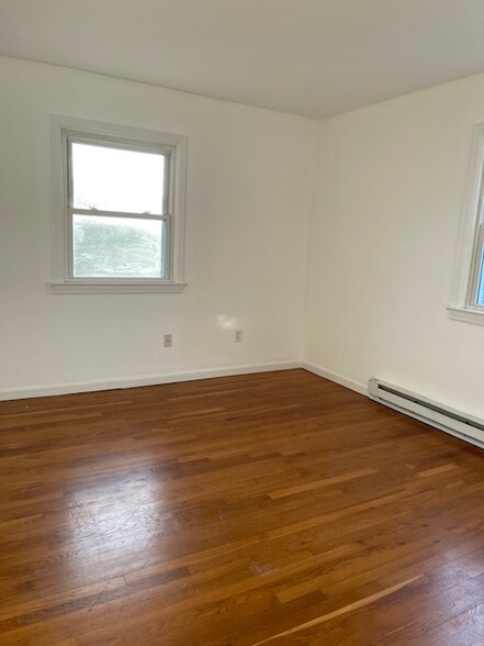 Bedroom - 30 Glenwood Ave