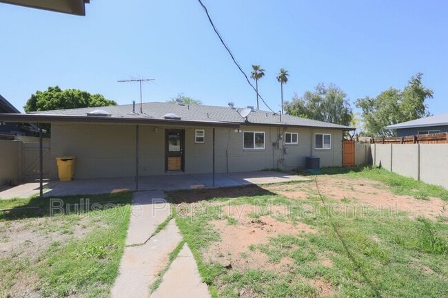 Building Photo - 3137 N 20th Pl