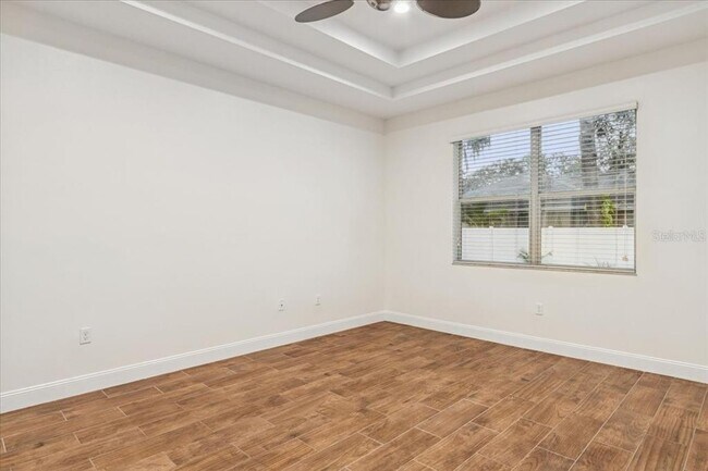 Building Photo - 516 Walking Fern Loop