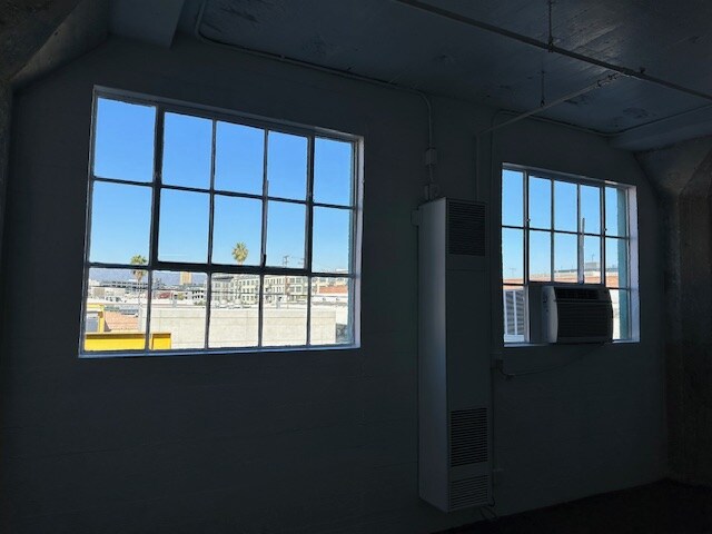Building Photo - 1308 Factory Pl
