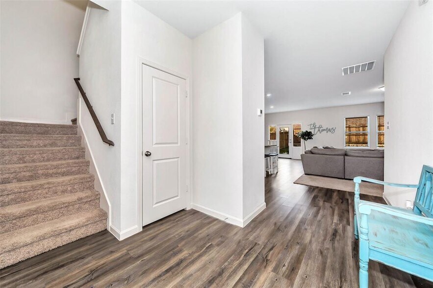 Building Photo - 6501 Monitor Ln