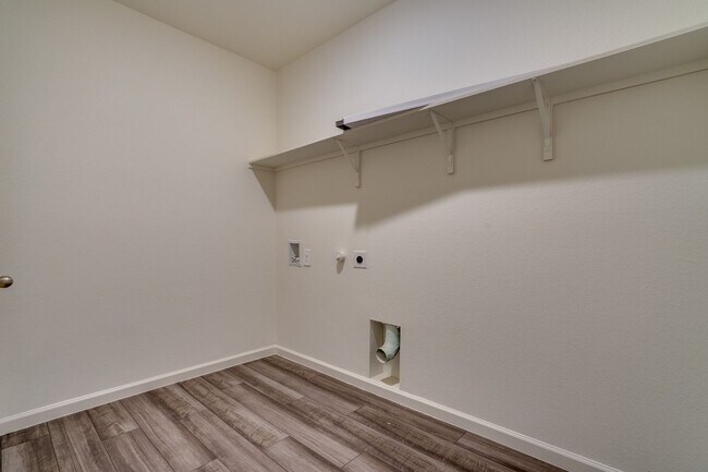 Building Photo - 778 Camden Dr