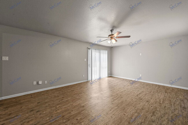 Building Photo - 760 Ponderosa Dr