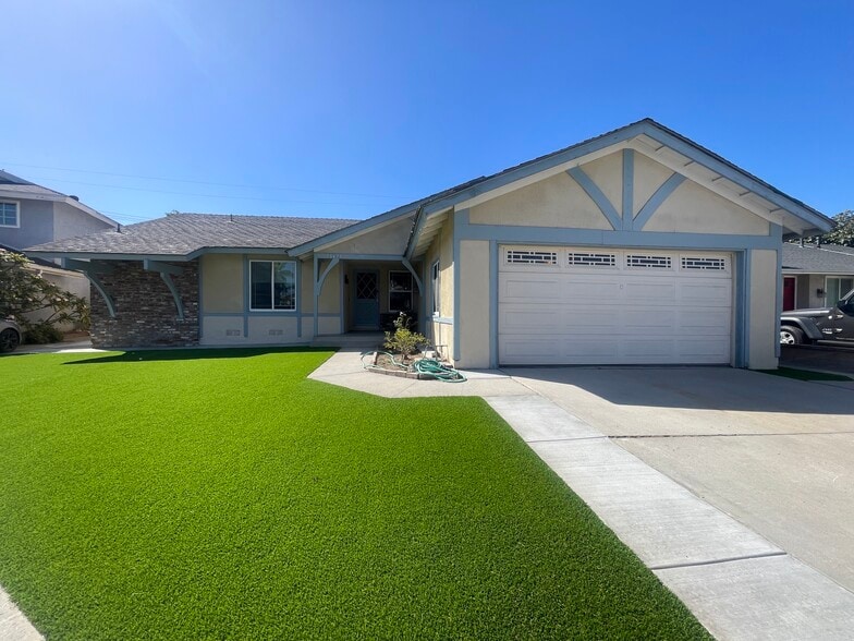 Primary Photo - 10473 Rose Ann Cir