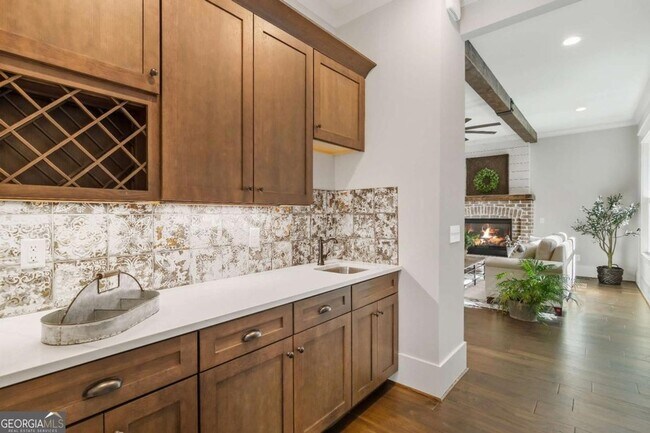 Building Photo - 6 Whisper Pl