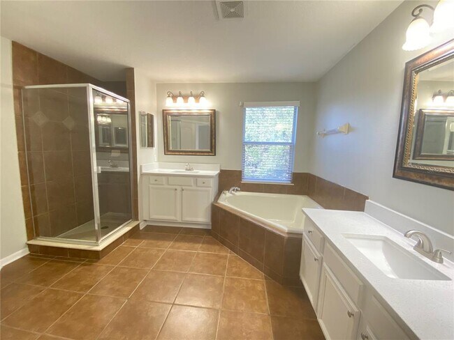Building Photo - 944 Lost Grove Cir