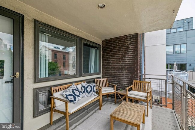 Building Photo - 1130 Lombard St