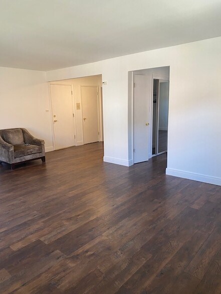 Building Photo - 307 Ridge Rd