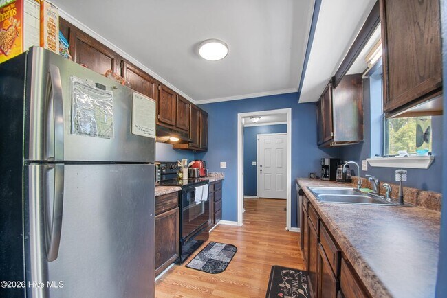 Building Photo - 235 Sand Ridge Rd