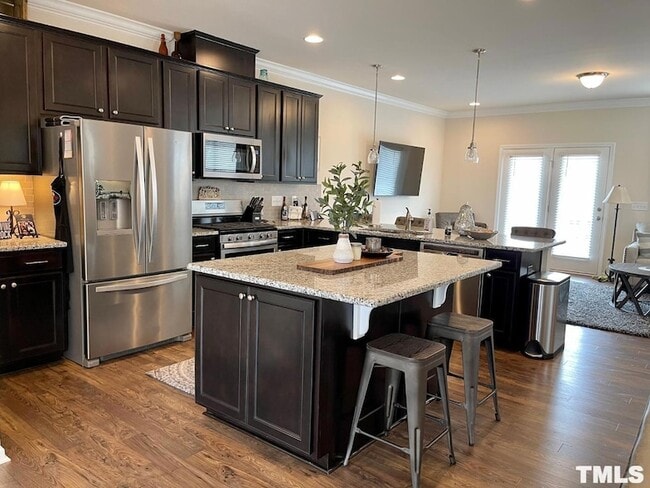 Building Photo - 1116 Finch Ct