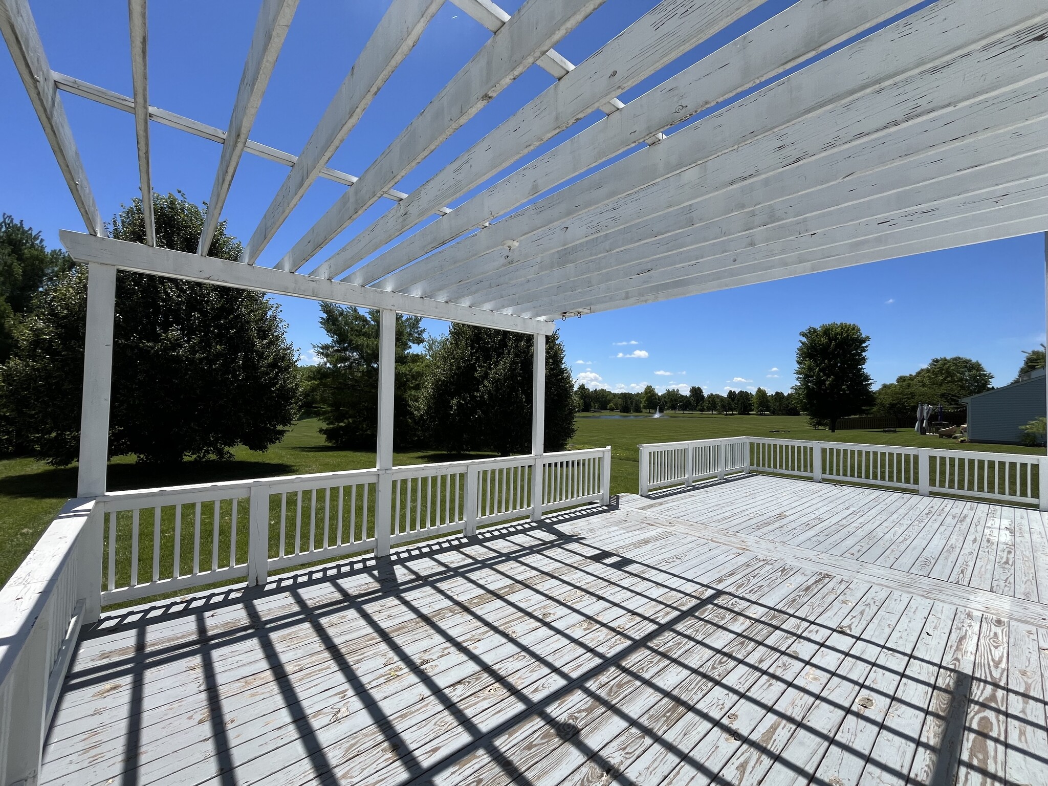 Building Photo - 3873 Crest Point Dr