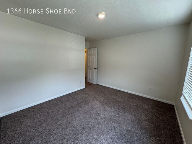 Building Photo - 1366 Horse Shoe Bnd
