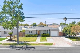 Building Photo - 4 Bedroom, 4 Bathroom Home – Ideal for Stu...