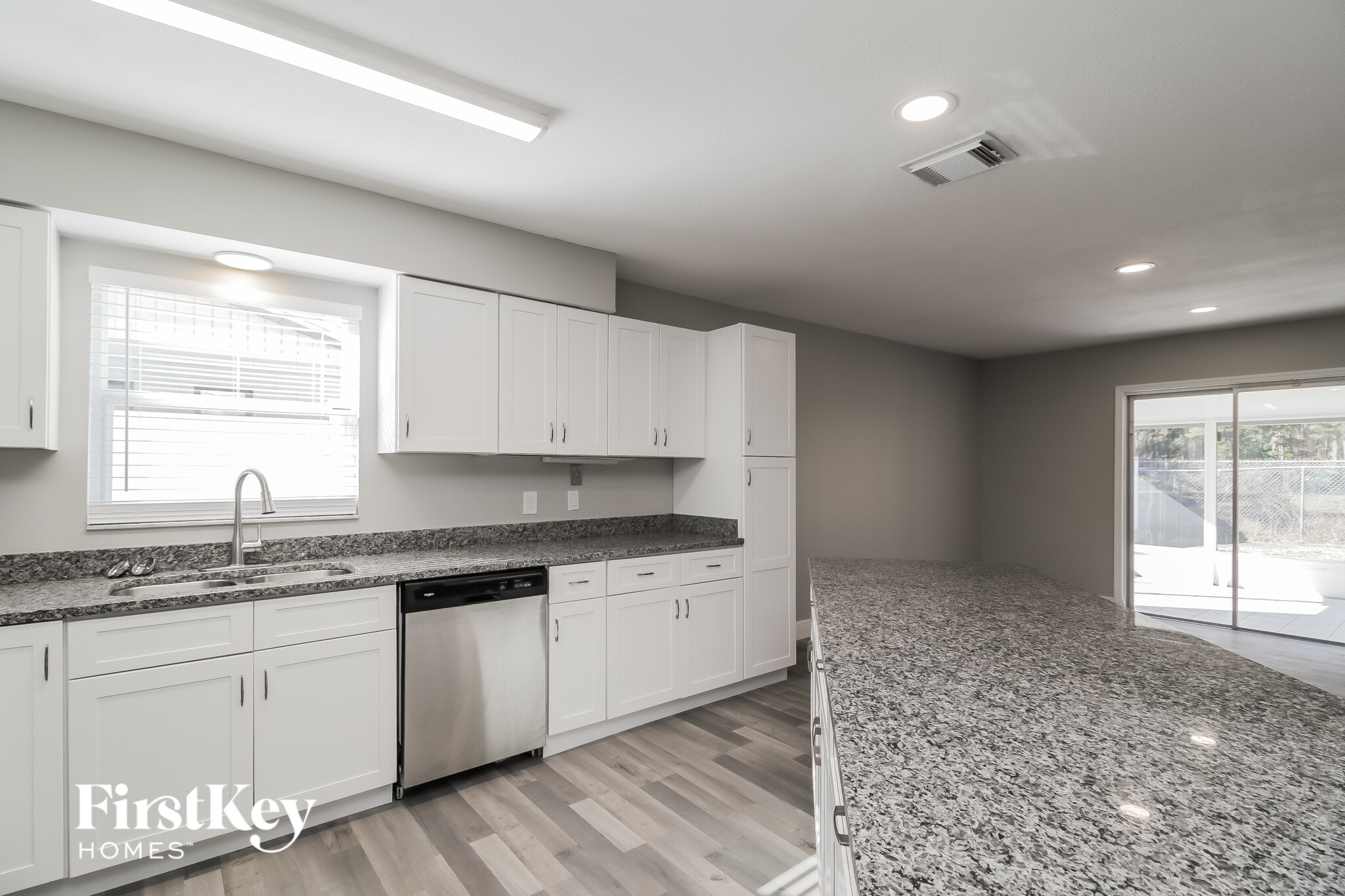 Building Photo - 550 Meadowvale Dr