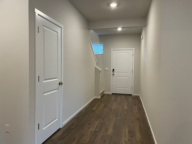 Building Photo - Don’t Miss This! Spacious Vancouver Home with Large Yard & Double Garage.