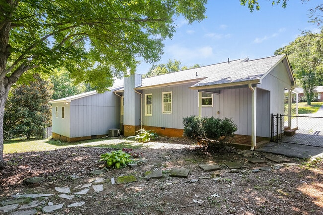 Building Photo - 7229 Lalanda Dr