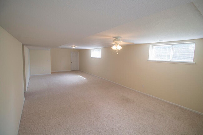 Building Photo - 4708 Manhasset Dr