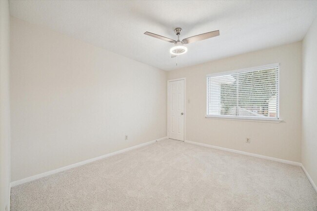 Building Photo - 16403 Wellers Way
