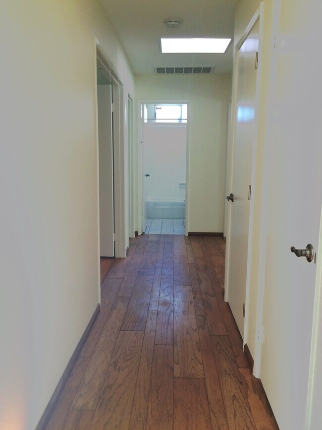 Building Photo - 27012 Cordero Ln