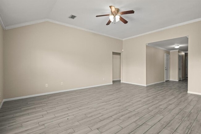 Building Photo - 420 Woodlake Dr