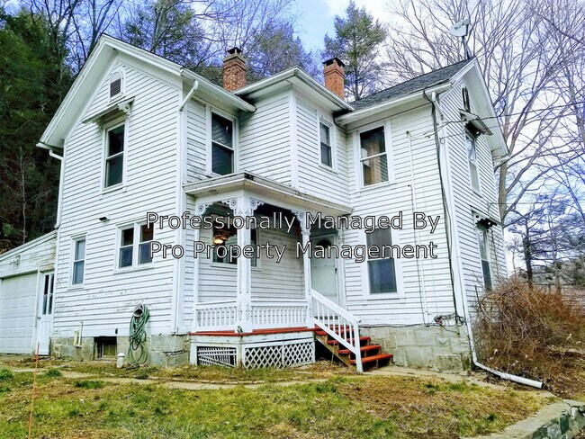 Primary Photo - 476 S Main St