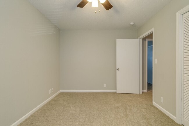 Building Photo - 1027 Chickasaw Trail