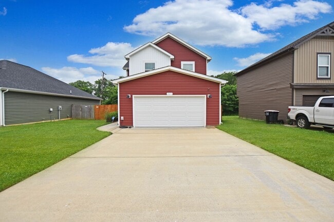 Primary Photo - Pet Friendly Three Bedroom!