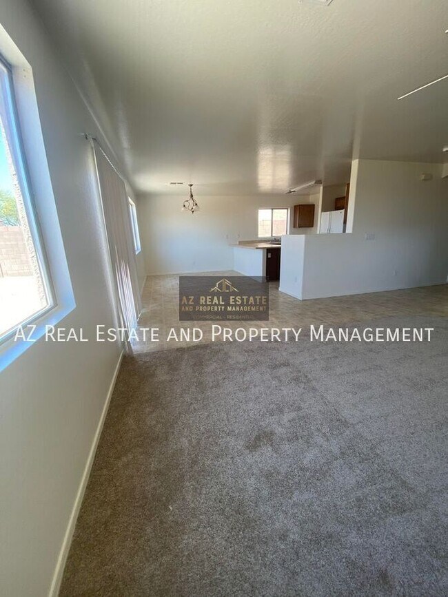Building Photo - 4850 N 113th Dr