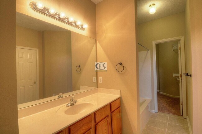 Building Photo - 1481 Estacada Way