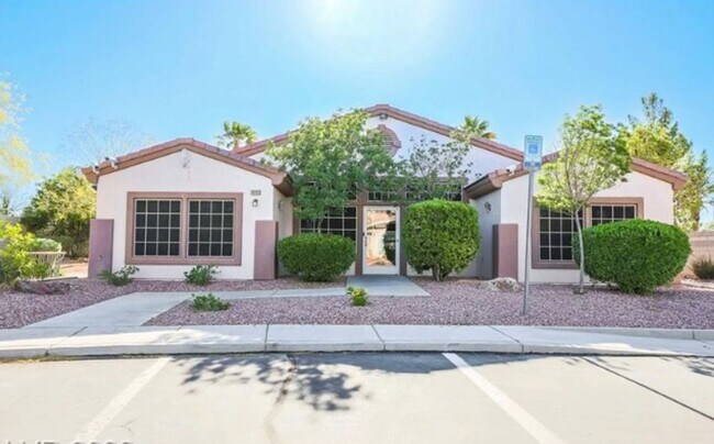 Building Photo - Freshly updated 3 bedroom townhouse near Bermuda and Cactus will be ready to move in by begining ...