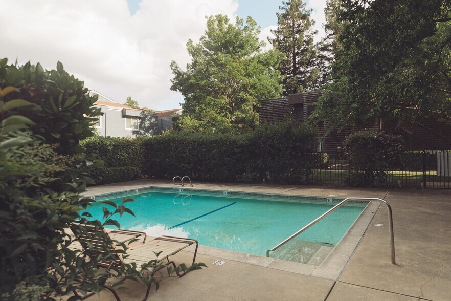 Building Photo - 1173 Honey Trl