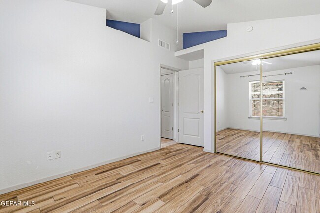 Building Photo - 6141 Loma De Cristo Dr
