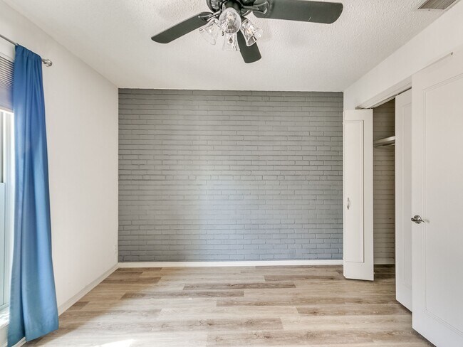 Building Photo - 3063 W Wilshire Blvd