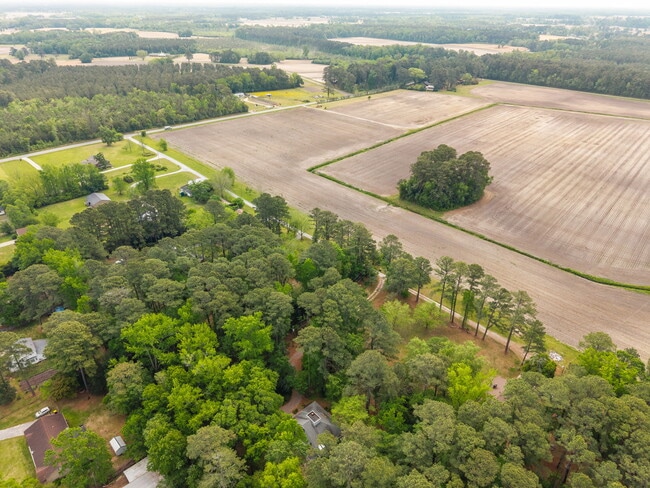 Building Photo - 709 Orchard Ln