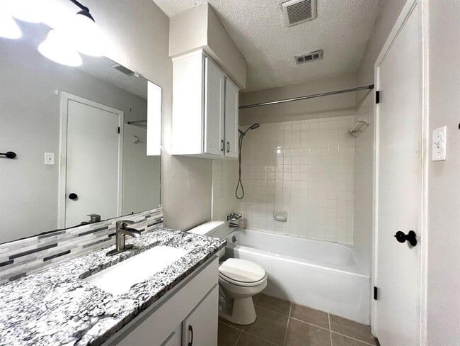 Building Photo - 7506 Chelsea Moor